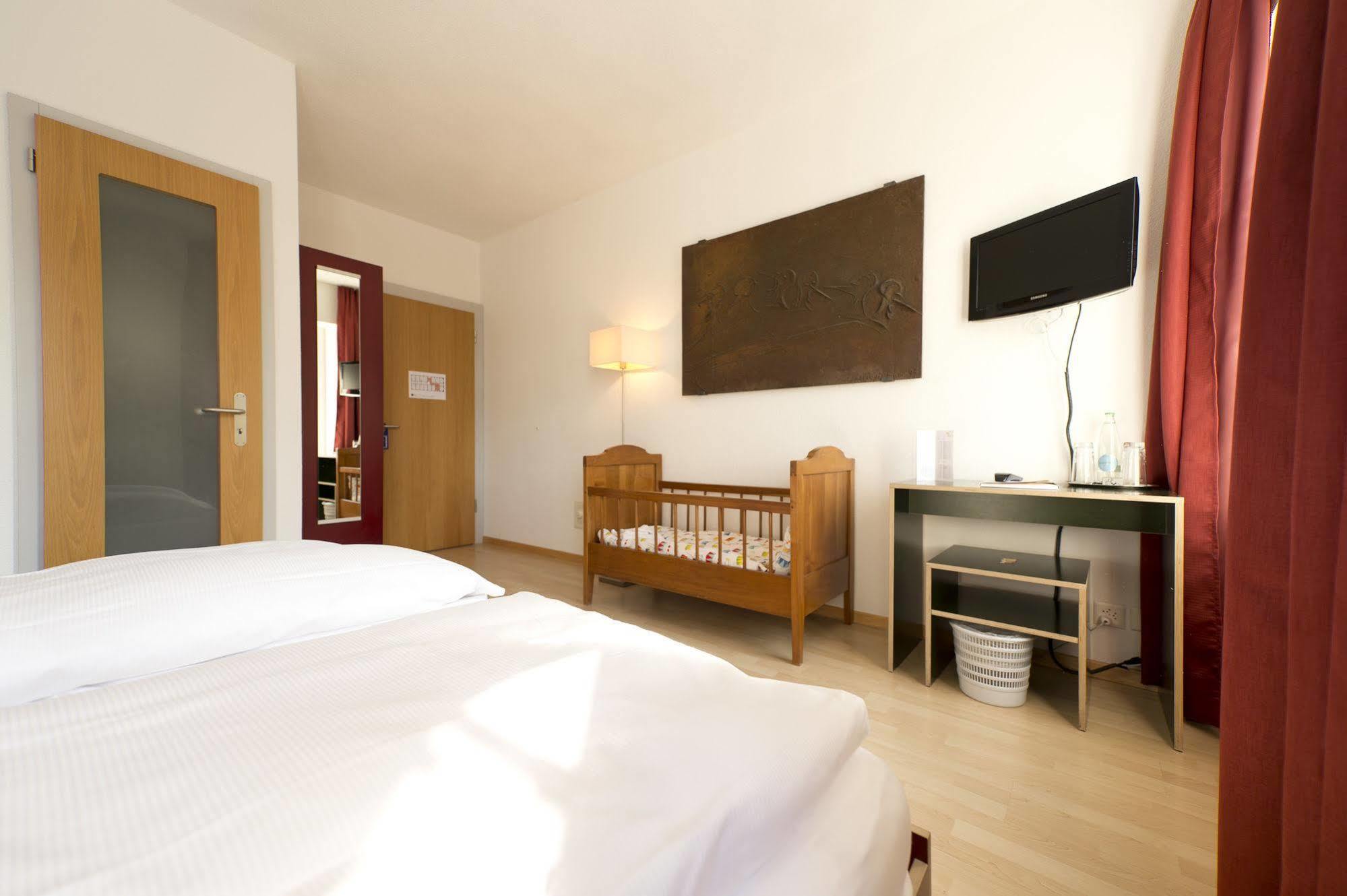 Baeren Self Check-In Hotel Solothurn Exterior photo